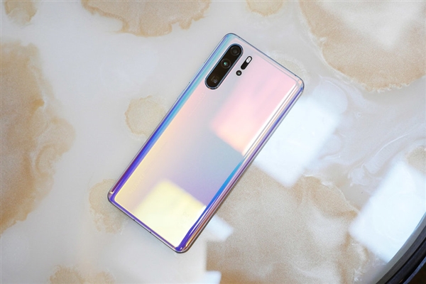 华为宣布新设备P30 Pro：用上施华洛世奇元素