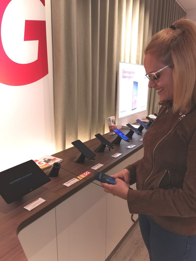 小米MIX3 5G版上架瑞士