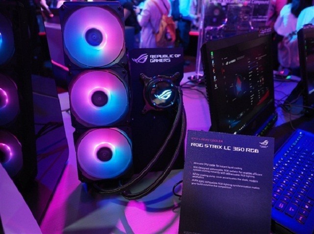 华硕带来新ROG品牌水冷风扇