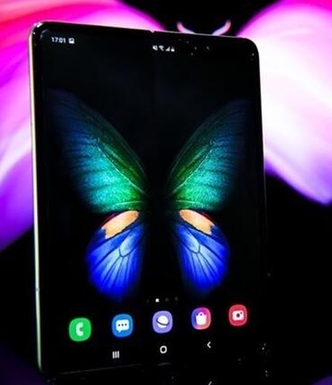 传现在三星在研发翻盖折叠屏机型