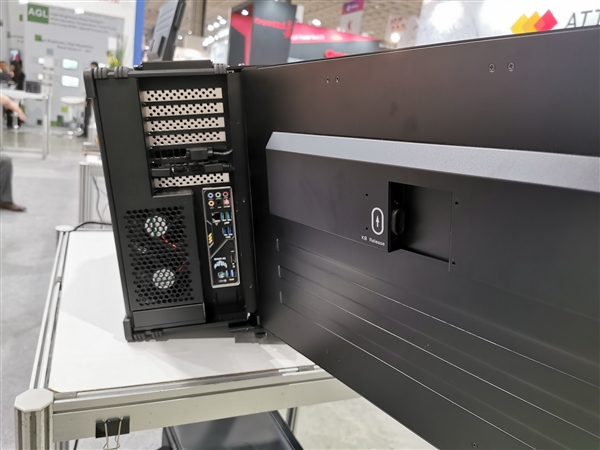 雷蛇旗下第一台三屏笔记本来了：搭载4K IGZO面板