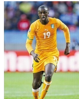 实况足球2017中轴线人员推荐攻略