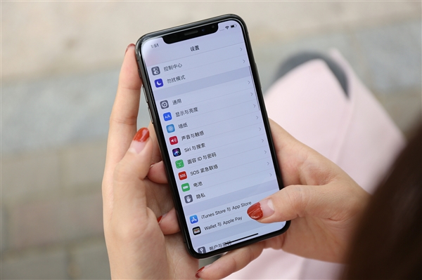 神奇!华为Hey Celia语言能唤醒Siri