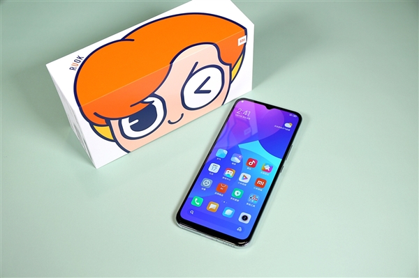 雷军展示50倍望远镜：10公里之外清晰可见！