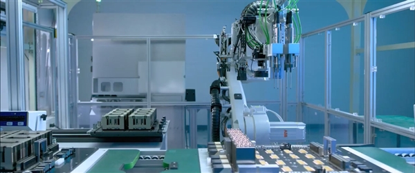 NVIDIA推出八路安培怪兽：双路AMD