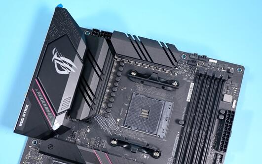 华硕ROG STRIX B550-E GAMING降临 一款标准的ATX主板