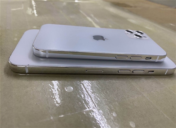iPhone 12系列三款型号均为后置三摄
