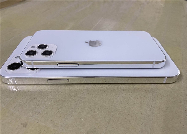 iPhone 12系列三款型号均为后置三摄