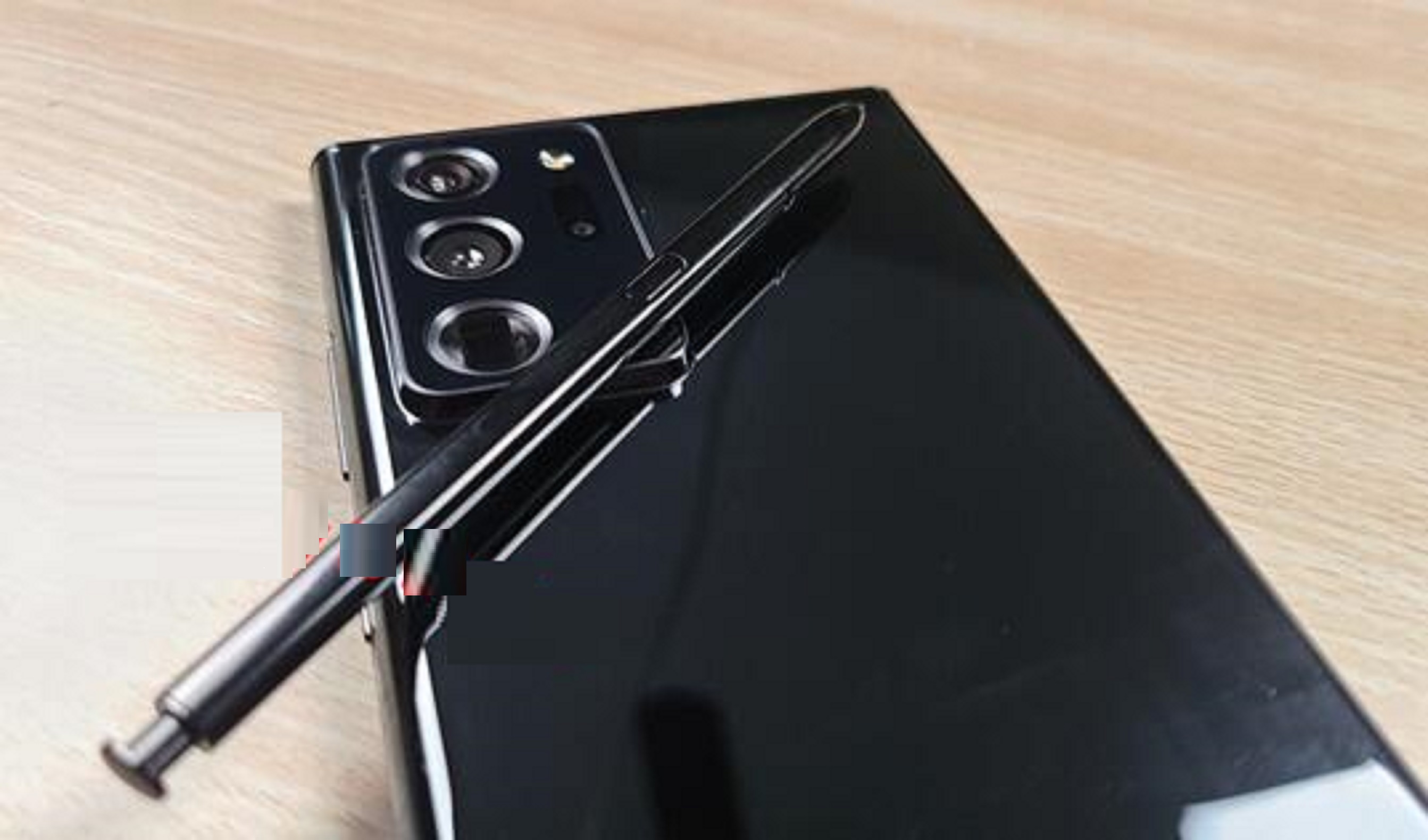 三星Note20 Ultra高清真机走光:外形变样