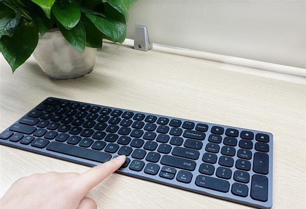 讯飞智能键盘开启预售：1分钟400字、断网也能用