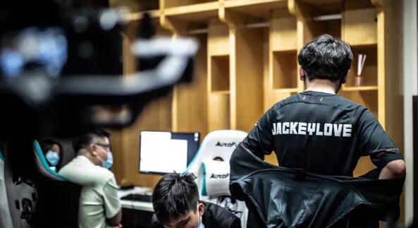 TE获得2020LPL夏季赛冠军 全球总决赛一号种子诞生