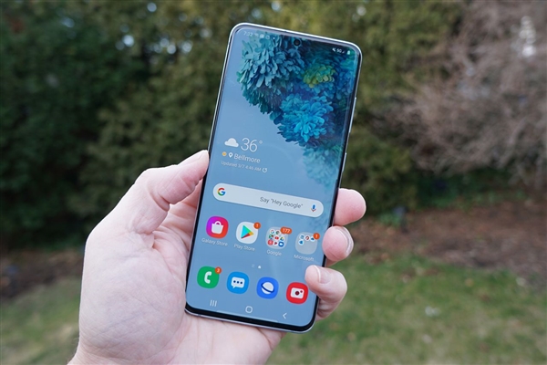 三星超大杯Galaxy S21+爆料：采用挖孔屏设计