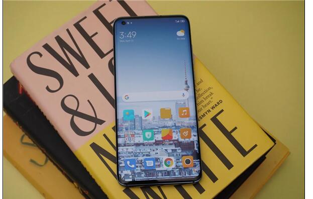 小米11 Pro曝光：挖孔屏升级