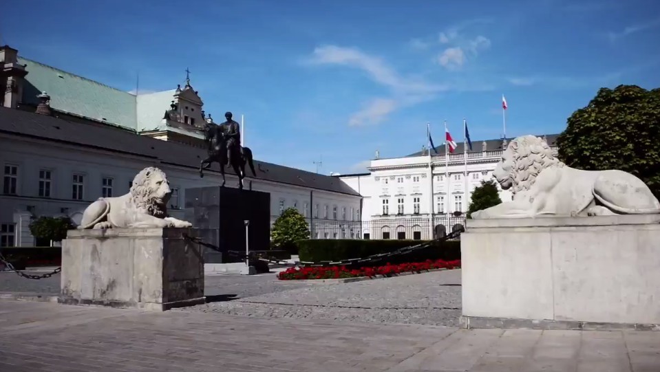 《铁拳7》公开最新DLC 18 正装干练的女士