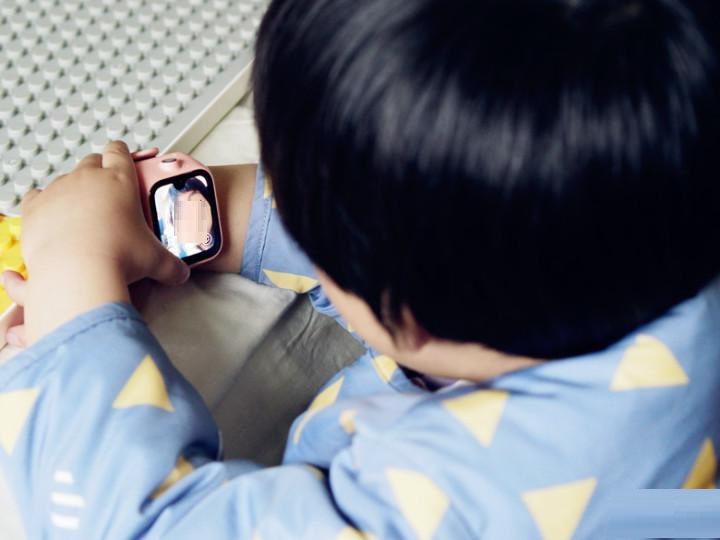 小米米兔儿童学习手表上线儿童手表版微信 支持视频通话