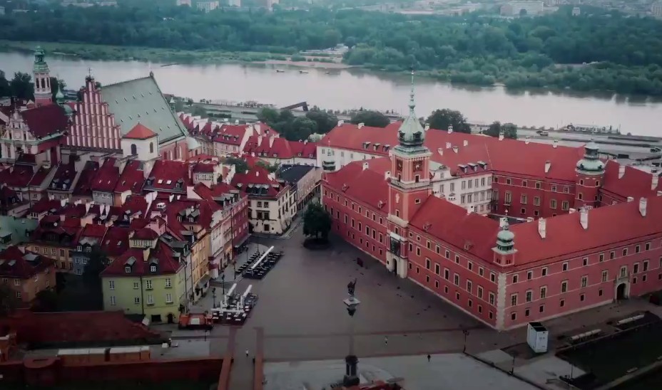 《铁拳7》公开最新DLC 18 正装干练的女士