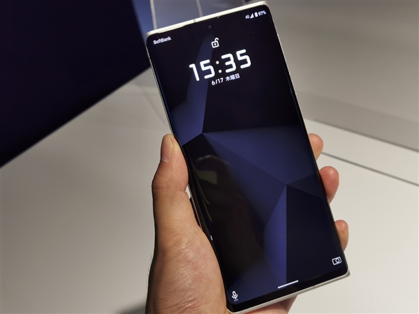 徕卡Leitz Phone 1真机图曝光：将于7月正式开售