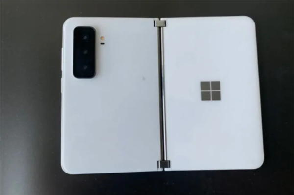 微软Surface Duo 2真机照曝光：新旗舰补齐了上一代的短板