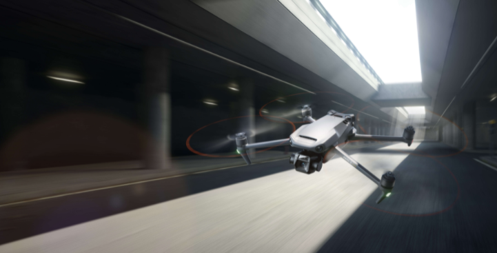 大疆发布 DJI Mavic 3 消费级旗舰无人机 双摄影像系统 售价13888元起