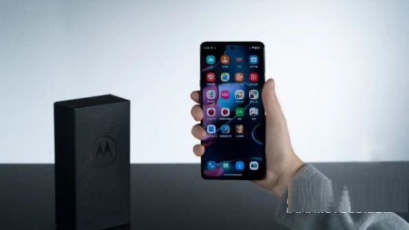 摩托罗拉edgeX30屏幕怎么样?摩托罗拉edgeX30屏幕介绍