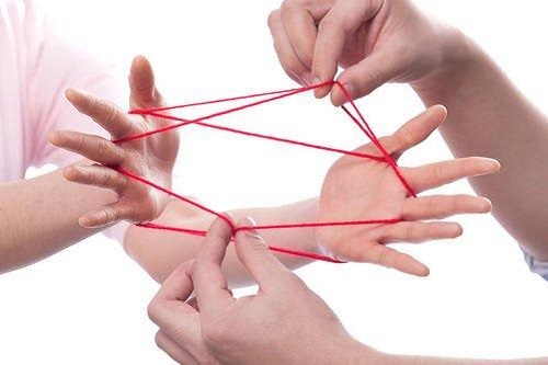 下列童年游戏中，通常需要2个小朋友一起玩的是?支付宝蚂蚁庄园6月1日答案