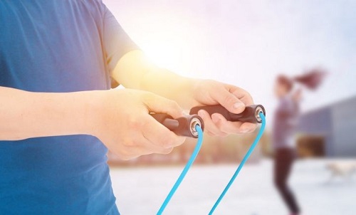 为了保护膝盖，跳绳时选择哪种场地更适合?支付宝蚂蚁庄园7月8日答案